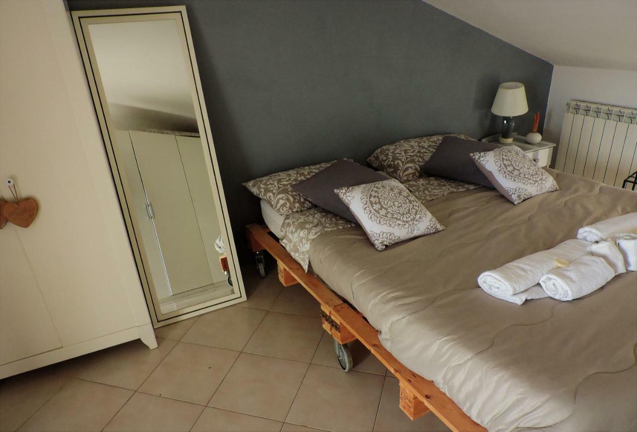Casa Leonardo Liam Apartment กาแซร์ตา ภายนอก รูปภาพ